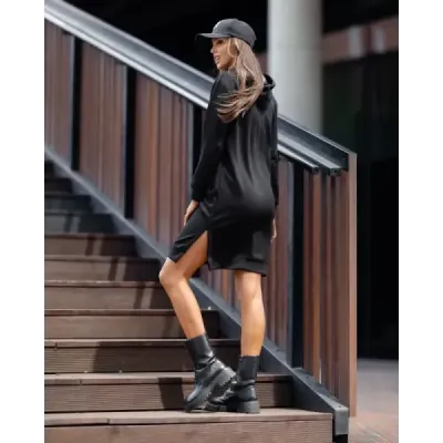 Ležérní šaty s kapucí černé MODA523