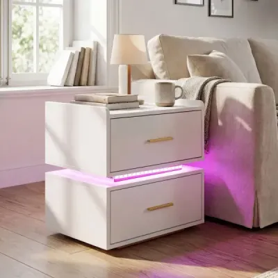 Sada 2 nočních stolků s nabíjecí stanicí, LED osvětlení, 2 zásuvky, moderní, částečně plovoucí, bílá