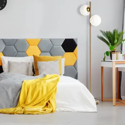 EP24737DE 2-světelná stojací lampa z matného skla se 2 žárovkami a nožním vypínačem Moderní stojací lampa Golden SKLADEM