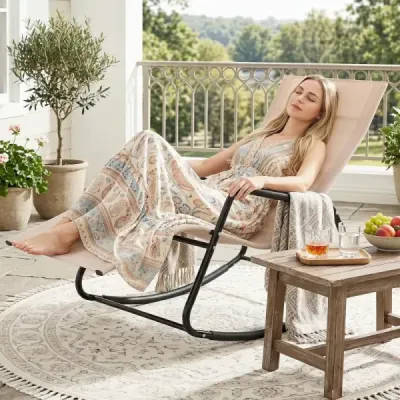 Zahradní lehátko odolné proti povětrnostním vlivům – ergonomické houpací křeslo z prodyšné látky, 143 x 57 x 86 cm, béžové