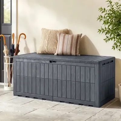 Odolný box na matrace 680 l – venkovní úložný box s uzamykatelným víkem a plynovými vzpěrami, šedý