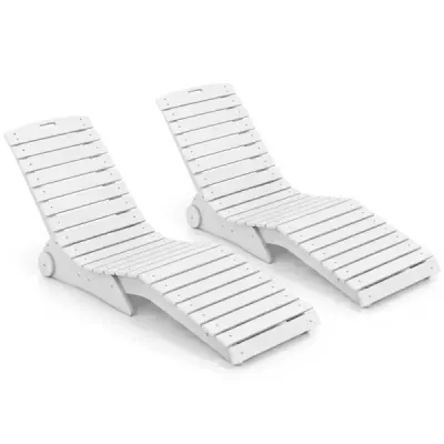 Sada 2 lehátek z HDPE, ergonomická zahradní lehátka ve tvaru S, plážová lehátka odolná vůči povětrnostním vlivům s kolečky, bílá