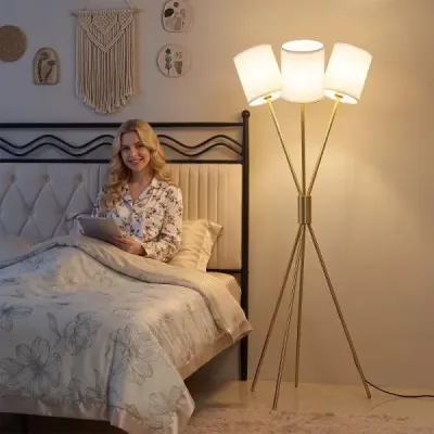Stojací lampa se 3 látkovými stínidly Moderní stojací lampa Dekorativní stojací lampa s kovovým rámem