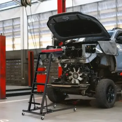 Skládací zvedák s nastavitelnou výškou 114,5 – 168 cm a 3rychlostním zdvihem automobilového motoru