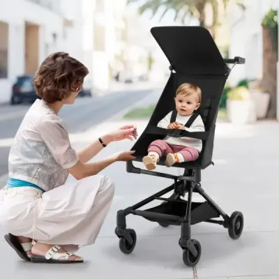 Skládací kočárek s nastavitelnou a odnímatelnou stříškou Travel Buggy Dětský kočárek