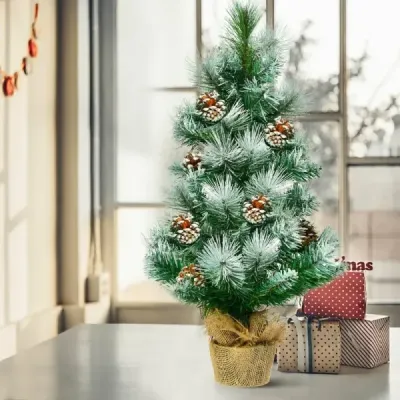 Umělý mini vánoční stromek ze zasněžené borovice s ozdobou z borovicových šišek 60 cm