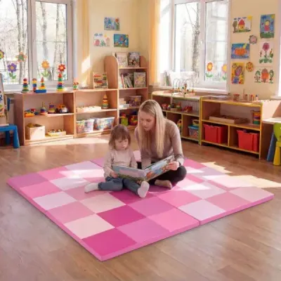 Dvoudílná skládací dětská lezecká podložka s lezeckým úchytem a koženkovou podložkou a pěnou, růžová