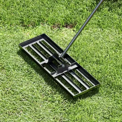 Kovové hrábě na vyrovnávání trávníku s ergonomickou rukojetí na zem Hrábě na trávu 75 x 25 cm černé