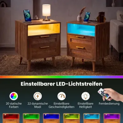 Noční stolek s nabíjecí stanicí a LED osvětlením se 2 zásuvkami, odkládací stolek s ratanovým vzhledem, přírodní