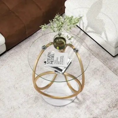 Minimalistický skleněný stůl s geometrickým zlatým kovovým rámem Moderní konferenční stolek