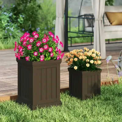 Sada 2 čtvercových květináčů, výška 48/31,5 cm, odolné a stohovatelné, květináče s drenážními otvory, plastový květináč z PP, hnědý
