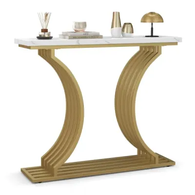 Moderní konzolový stolek s bílou deskou z umělého mramoru a geometrickými kovovými nohami
