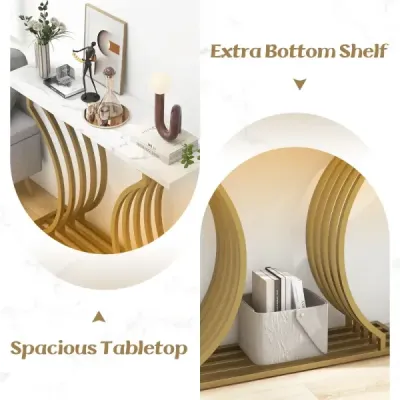 Moderní konzolový stolek s bílou deskou z umělého mramoru a geometrickými kovovými nohami