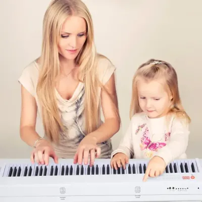 Digitální piano s 88 klávesami přenosná elektronická klávesnice 127 x 21,5 x 6,5 cm bílá + černá