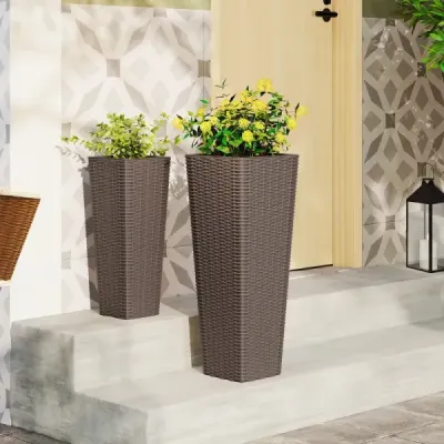 Sada 2 květináčů s vnitřním květináčem 82 cm / 60 cm vysokých ratanu, stohovatelné květináče s drenážními otvory hnědé barvy