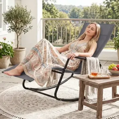 Zahradní lehátko odolné proti povětrnostním vlivům – ergonomické houpací křeslo z prodyšné látky, 143 x 57 x 86 cm, šedé