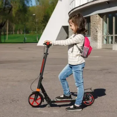 Sportovní koloběžka s hliníkovou nášlapnou deskou koloběžka koloběžka koloběžka nastavitelná výška koloběžka koloběžka skládací černá a modrá kola