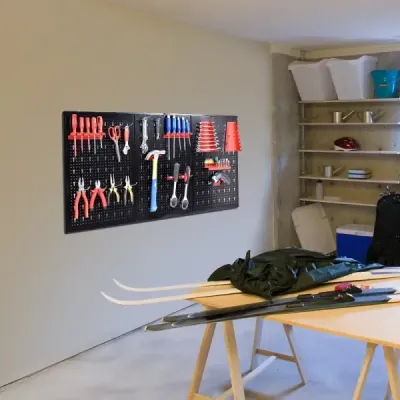 Děrovaná stěna na nářadí Dílenská stěna se sadou držáků na 17 kusů nářadí 120x60 cm s možností rozšíření