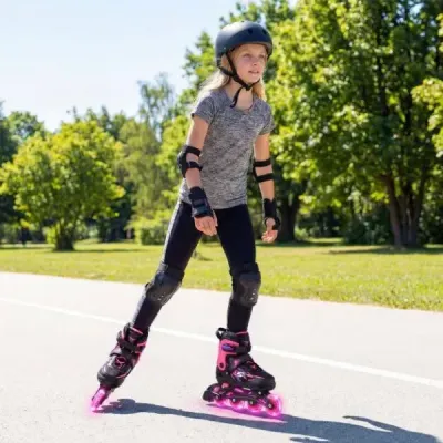 Dětské inline brusle, věk 7-9 let, nastavitelné ve 4 směrech, svítící kolečka použití uvnitř i venku, pro začátečníky, růžové
