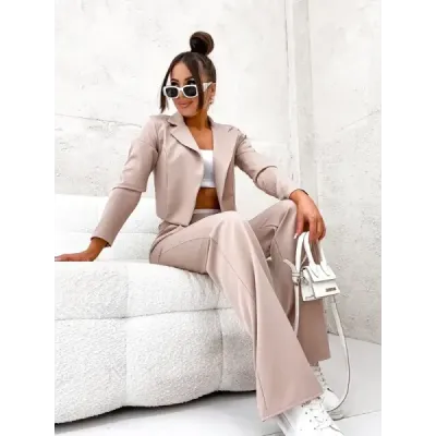 Dámská souprava krátké sako + široké kalhoty MODA8263 béžová Dámská souprava krátké sako + široké kalhoty MODA8263 béžová