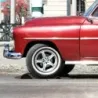 2 parkovací rohože s brzdovým prahem Robustní parkovací pomůcka s výstražnými pásy Prémiová zarážka kol