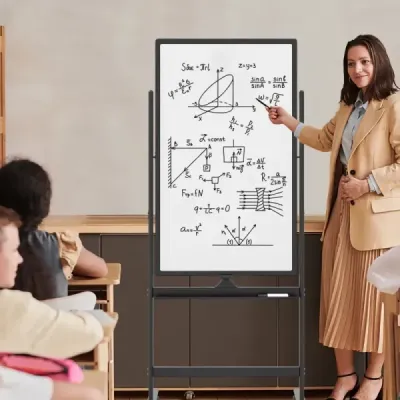 Oboustranná magnetická tabule 60 x 100 cm s kolečky, stojanem a zásobníkem na pera, černá